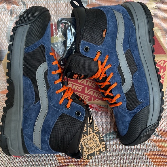 Vans Men’s Ultrarange Exo
Dress Blues/Black
VN0A5KS5LKV
Sneakers Hiking B… - Picture 12 of 16
